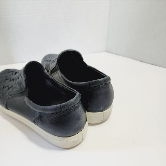 Ecco - Picture 3 of 15